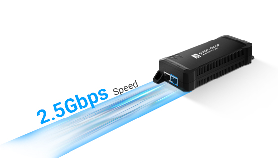 2.5G Multi-Gigabit RJ45 port delivering wire-speed Ethernet passthrough up to 100 meters.